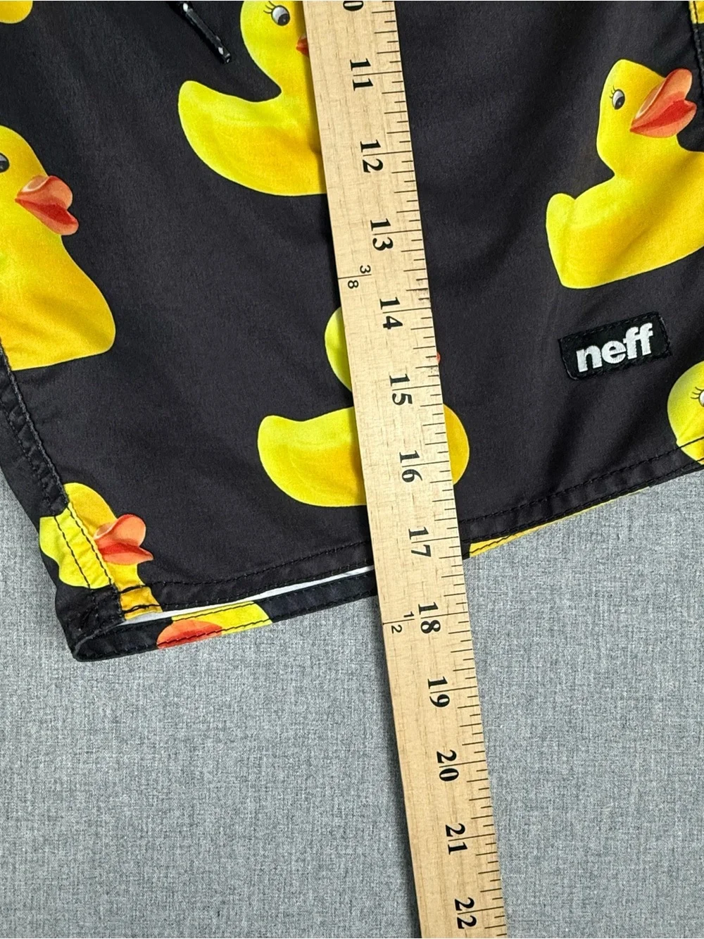 Neff Rubber Ducky Board Shorts Men's Small Black Yellow Swim Trunks